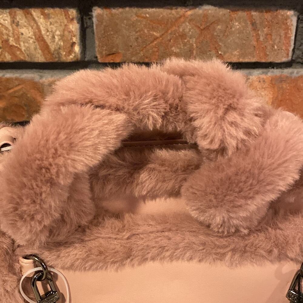 BNWT STEVE MADDEN BSidra Faux Furry Blush Pink Satchel Crossbody Bag - Picture 2 of 10
